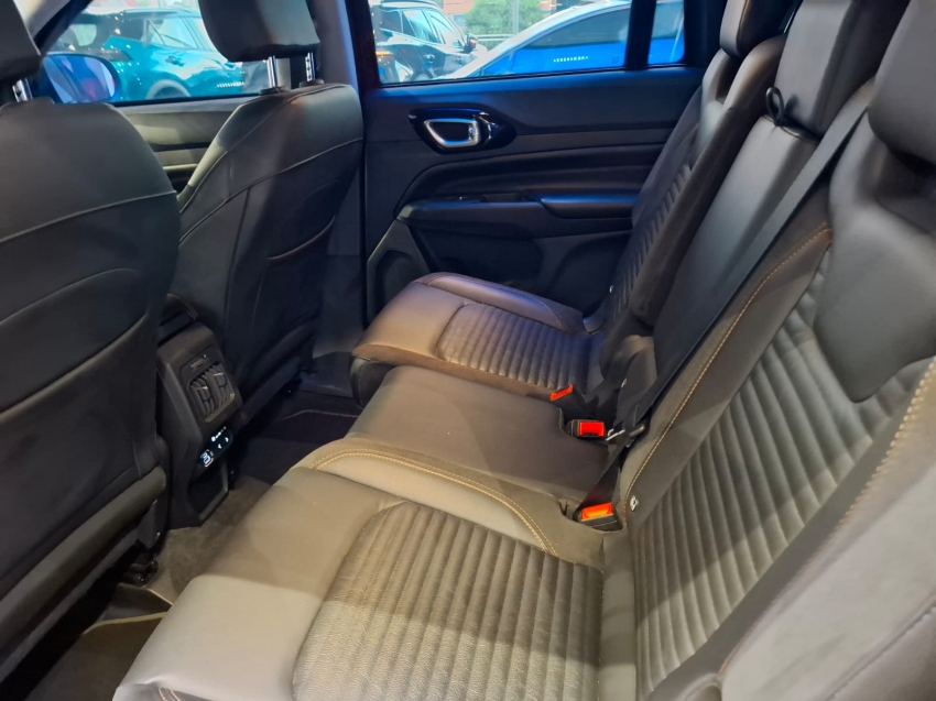 jeep commander 2.0 td380 turbo diesel limited at9 4p automatico 202411