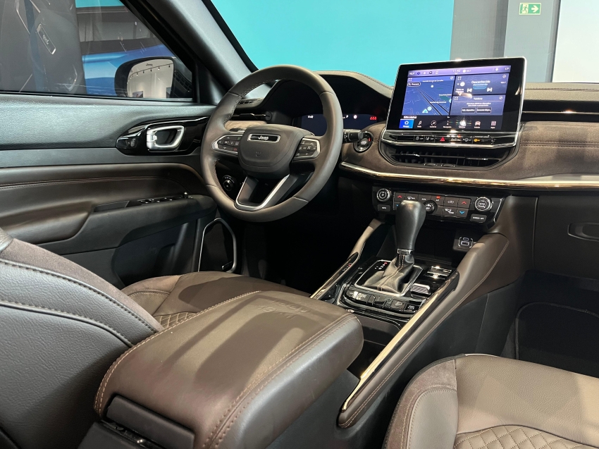 jeep commander 2.0 td380 turbo diesel overland at9 4p automatico 20228