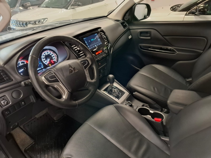 mitsubishi l200 triton 2.4 16v turbo diesel sport outdoor plus cd 4p 4x4 automatico 2025 mitsubishi l200 triton 2.4 16v turbo diesel sport outdoor plus cd 4p 4x4 automatico 2025
