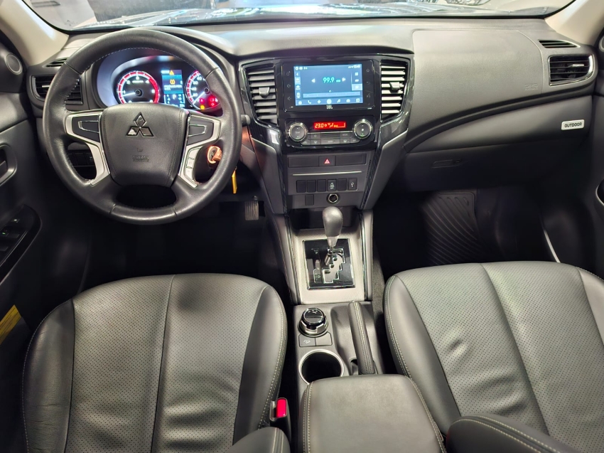 mitsubishi l200 triton 2.4 16v turbo diesel sport outdoor plus cd 4p 4x4 automatico 2025 mitsubishi l200 triton 2.4 16v turbo diesel sport outdoor plus cd 4p 4x4 automatico 2025