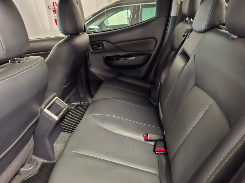 mitsubishi l200 triton 2.4 16v turbo diesel sport outdoor plus cd 4p 4x4 automatico 2025 mitsubishi l200 triton 2.4 16v turbo diesel sport outdoor plus cd 4p 4x4 automatico 2025