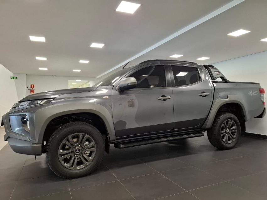 mitsubishi l200 triton 2.4 16v turbo diesel sport outdoor plus cd 4p 4x4 automatico 2025 mitsubishi l200 triton 2.4 16v turbo diesel sport outdoor plus cd 4p 4x4 automatico 2025