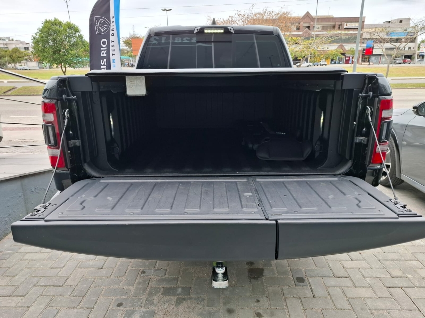 ram 1500 5.7 v8 gasolina limited night edition cd 4x4 automatico 4p 2024 ram 1500 5.7 v8 gasolina limited night edition cd 4x4 automatico 4p 2024