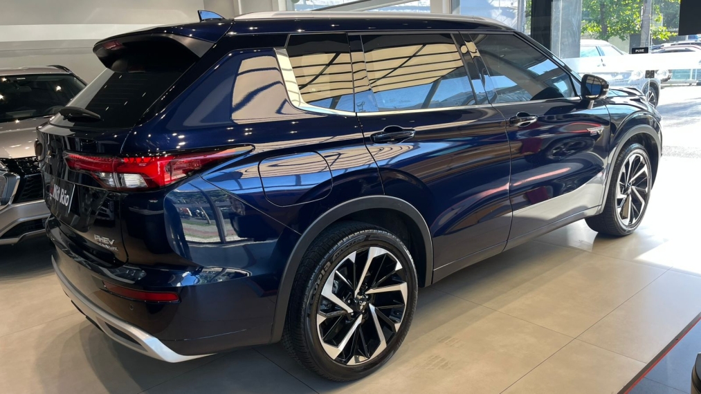mitsubishi outlander 2.4 phev signature s-awc dht hibrido 4p automatico 20261