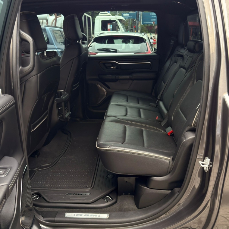 ram 1500 5.7 v8 gasolina limited night edition cd 4x4 automatico 4p 202425