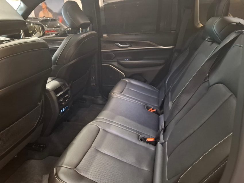 jeep grand cherokee 2.0 turbo hibrido 4xe at8 4p automatico 202411