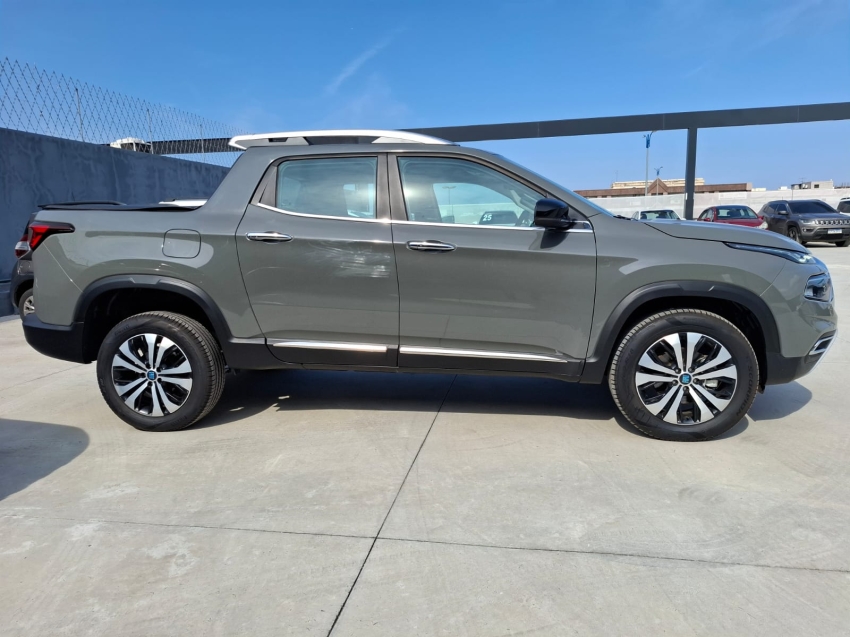 fiat toro 1.3 turbo 270 flex volcano at6 4p automatico 20251