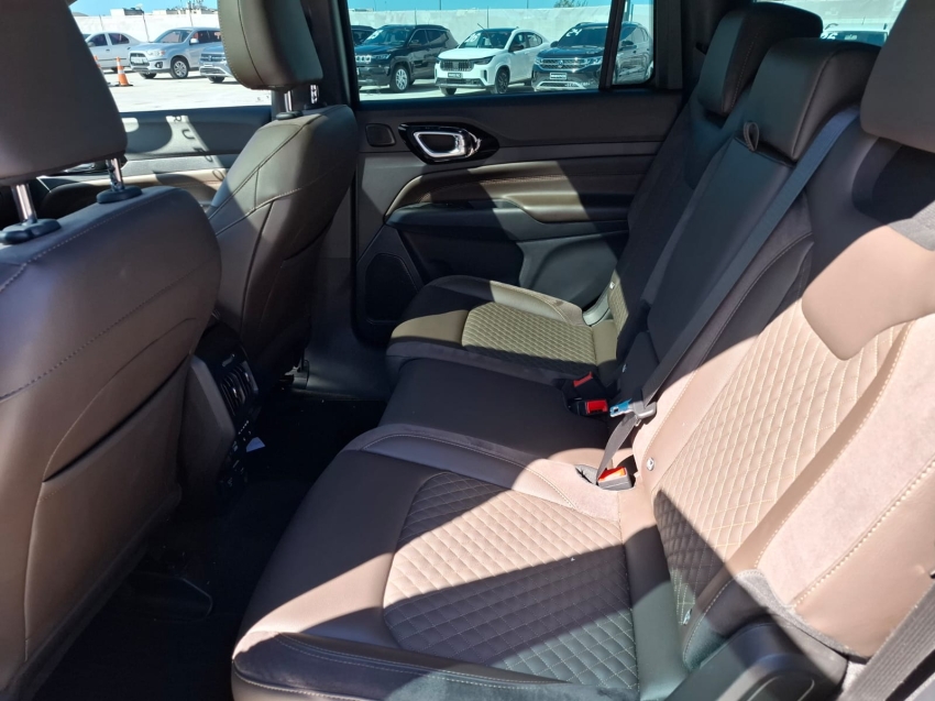 jeep commander 2.0 td380 turbo diesel overland at9 4p automatico 202210