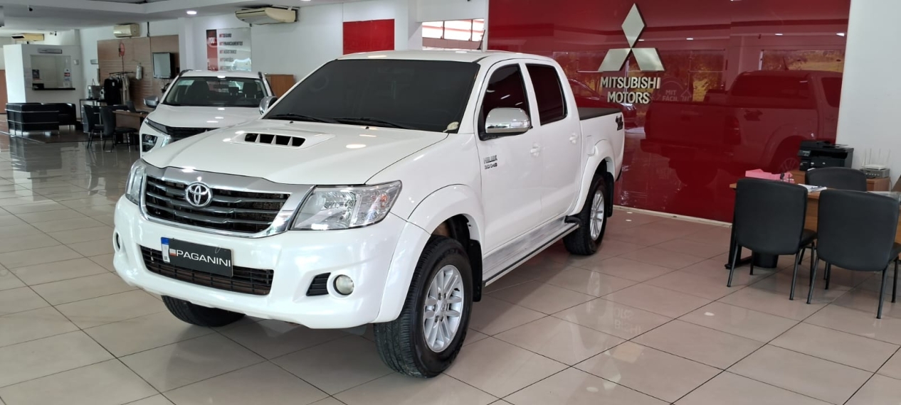 toyota hilux 3.0 srv 4x4 cd 16v turbo intercooler diesel 4p automatico 2014 toyota hilux 3.0 srv 4x4 cd 16v turbo intercooler diesel 4p automatico 2014