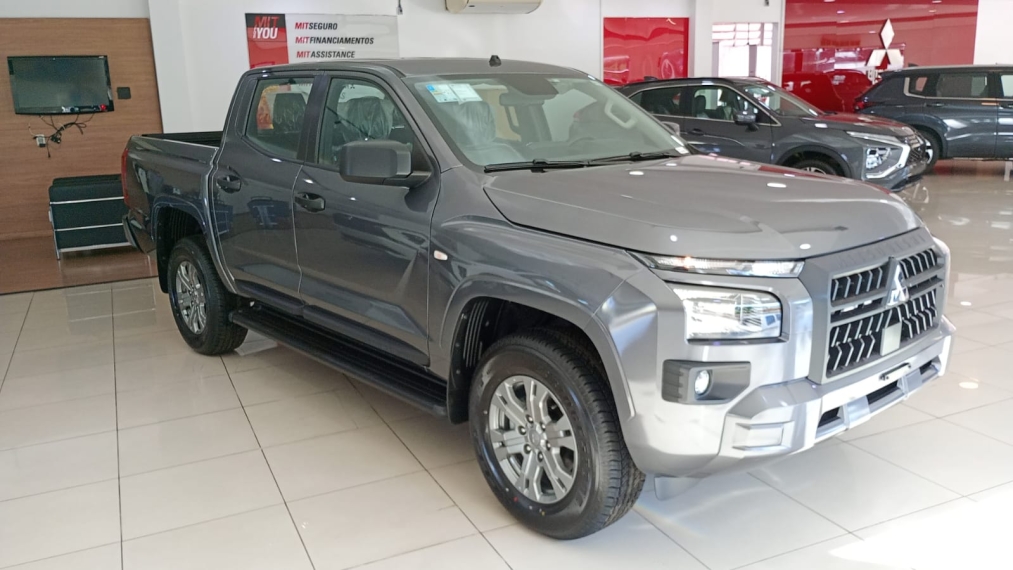 mitsubishi triton 2.4 biturbo diesel cd gls 4x4 automatico 4p 2026