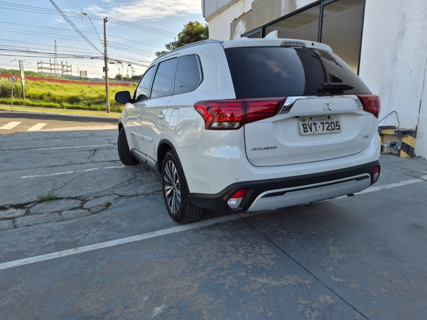mitsubishi outlander 2.0 mivec gasolina hpe automatico 1.6 4p 20191