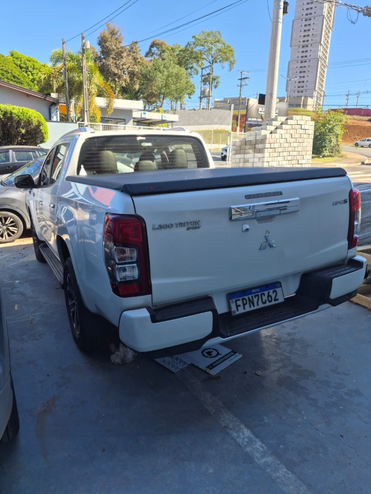 mitsubishi l200 triton 2.4 16v turbo diesel sport hpe-s cd 4p 4x4 automatico 2023