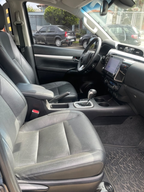 toyota hilux 2.8 d-4d turbo diesel cd srv 4x4 automatico 4p 20223