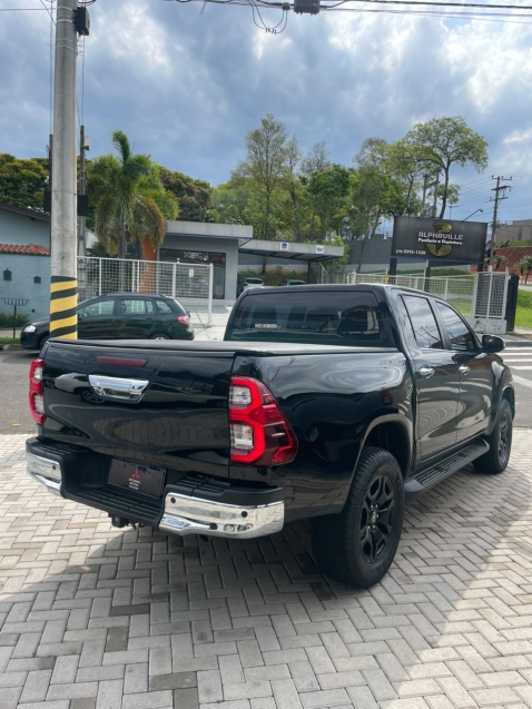 toyota hilux 2.8 d-4d turbo diesel cd srv 4x4 automatico 4p 20222