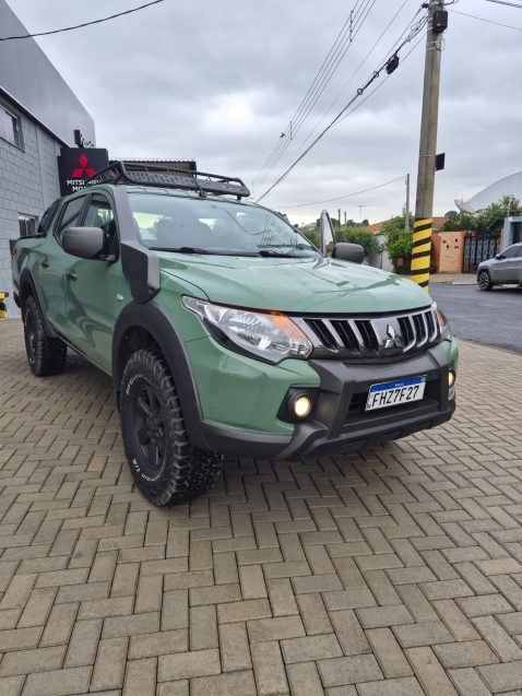 mitsubishi l200 triton 2.4 16v turbo diesel savana gls cd 4x4 automatico 4p 20220