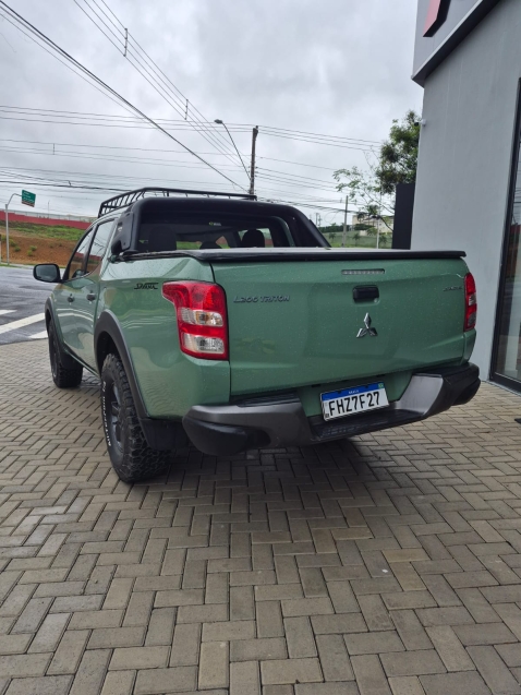 mitsubishi l200 triton 2.4 16v turbo diesel savana gls cd 4x4 automatico 4p 20224