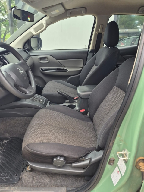 mitsubishi l200 triton 2.4 16v turbo diesel savana gls cd 4x4 automatico 4p 20225