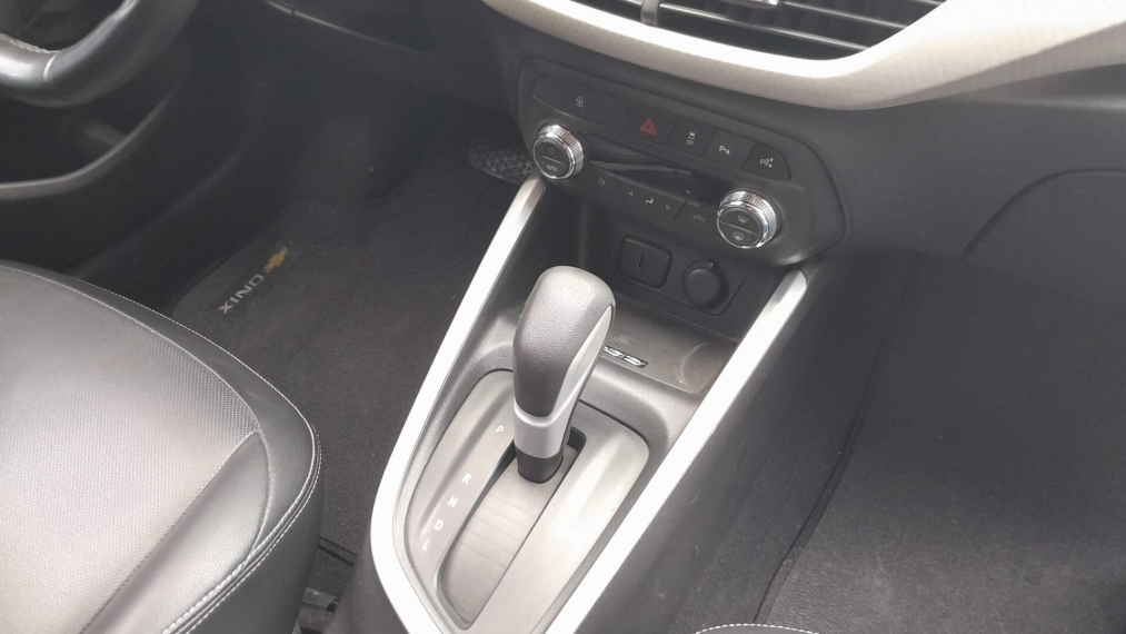 chevrolet onix 1.0 turbo flex premier automatico.