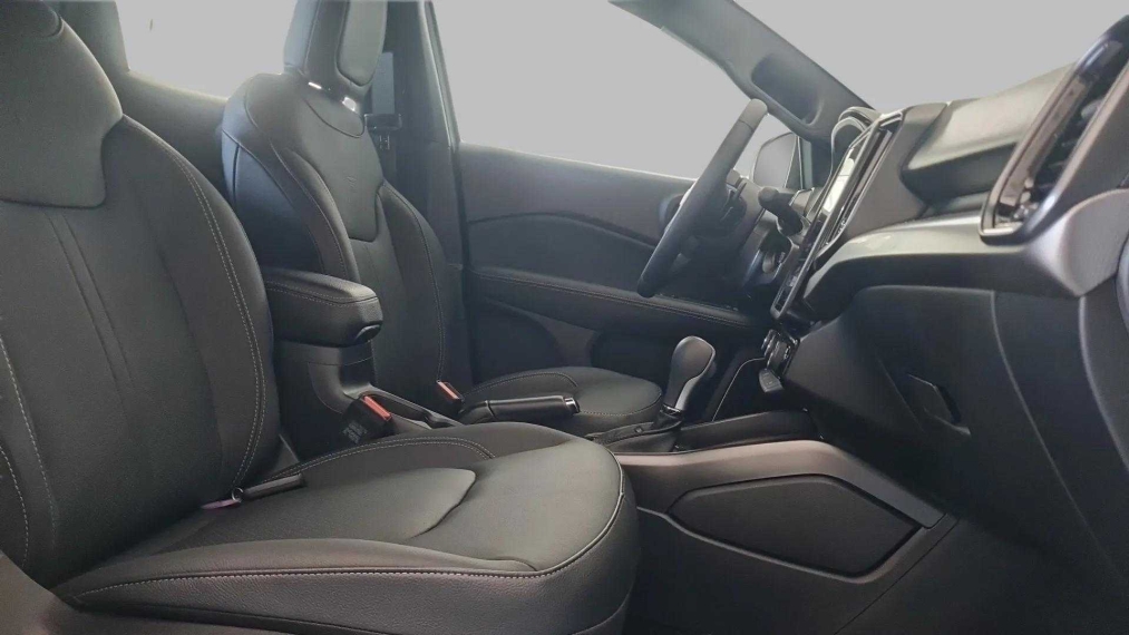 fiat toro 1.3 turbo 270 flex volcano at6 4p automatico 2025