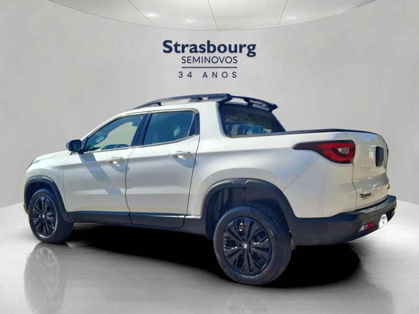 fiat toro 1.3 turbo 270 flex volcano at6 4p automatico 2025