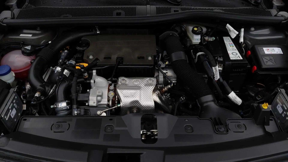 peugeot 2008 1.0 turbo 200 flex gt cvt 4p automatico 2025