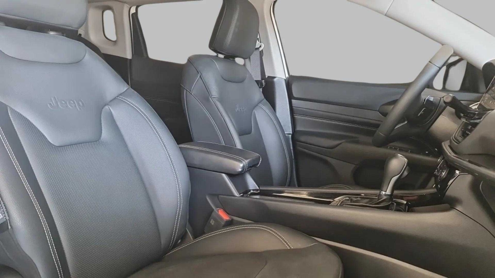 jeep compass 1.3 t270 turbo flex longitude at6 4p automatico 2024