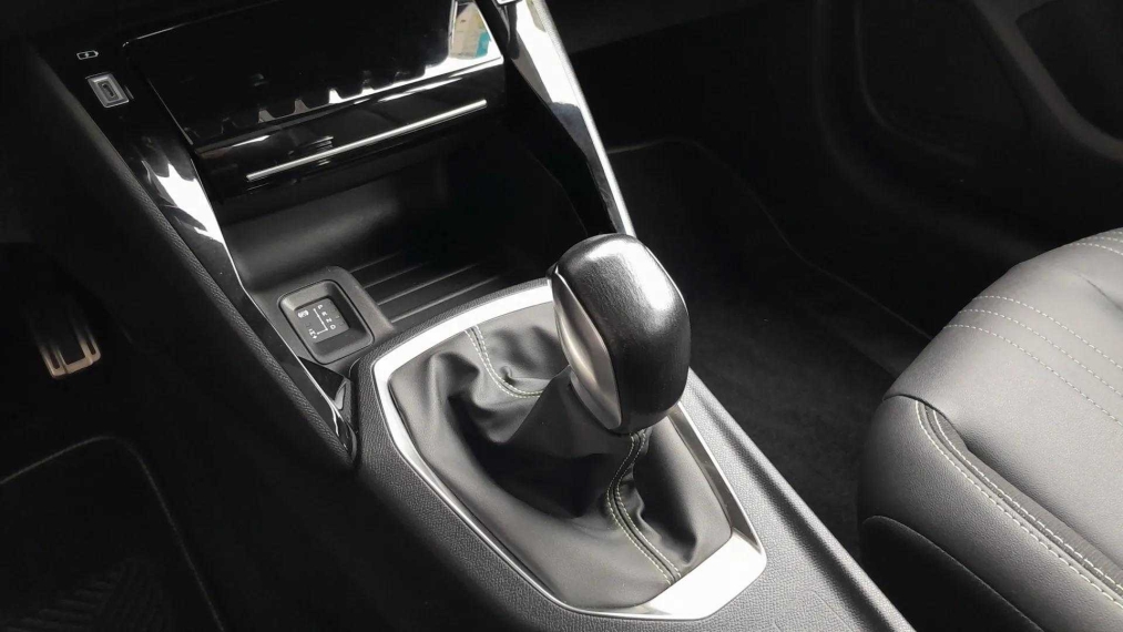 peugeot 208 1.0 turbo 200 flex gt cvt 4p automatico 2025