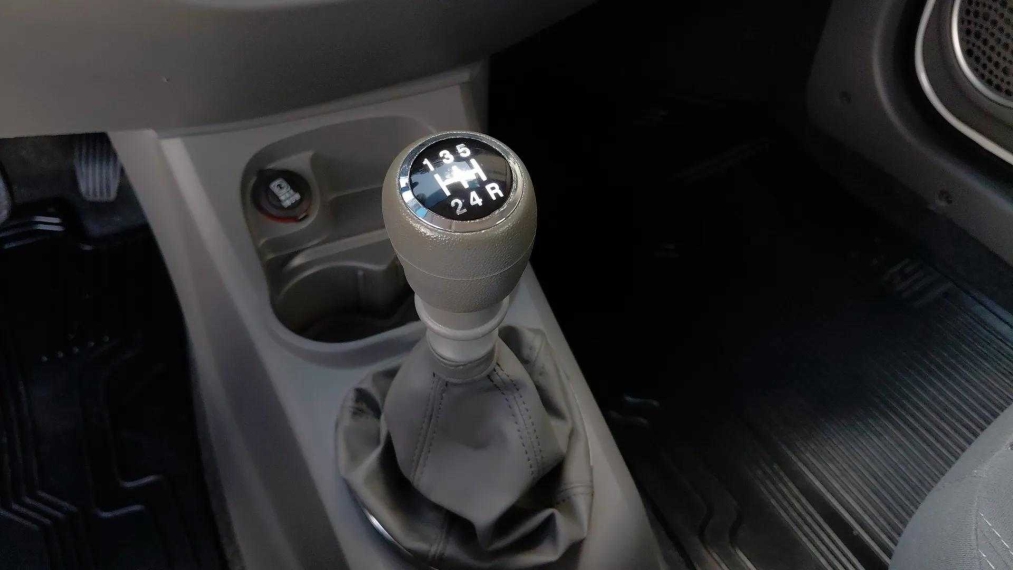 fiat palio 1.6 mpi essence 16v flex 4p manual 5p 2014