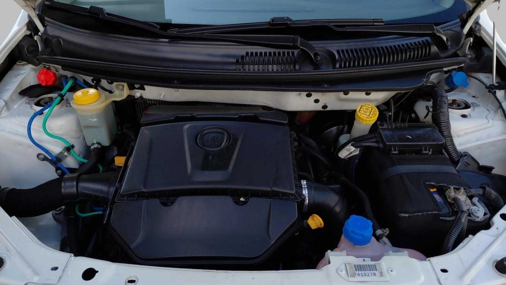 fiat palio 1.6 mpi essence 16v flex 4p manual 5p 2014