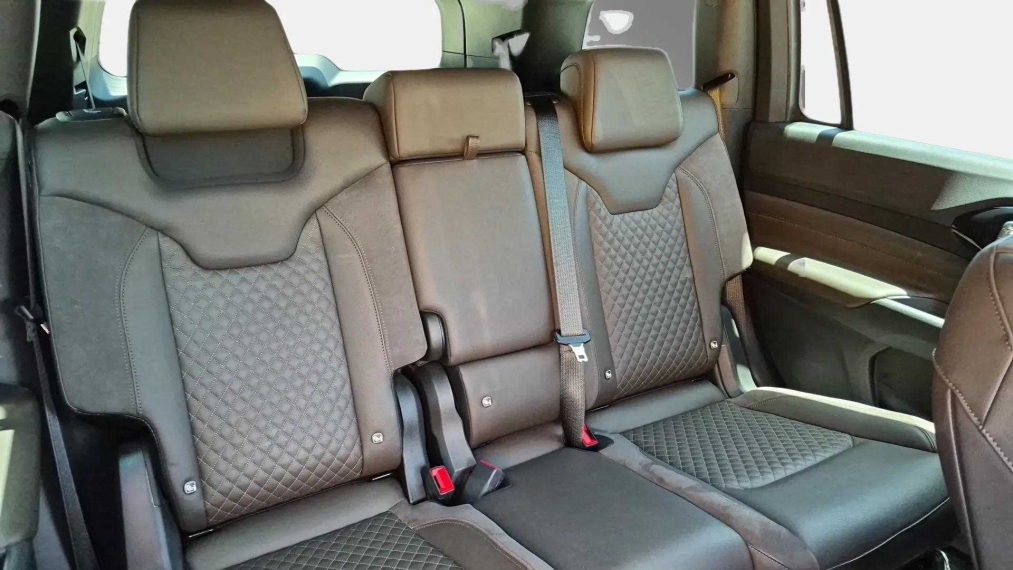 jeep commander 2.0 td380 turbo diesel overland at9 1.9 4p automatico 202411