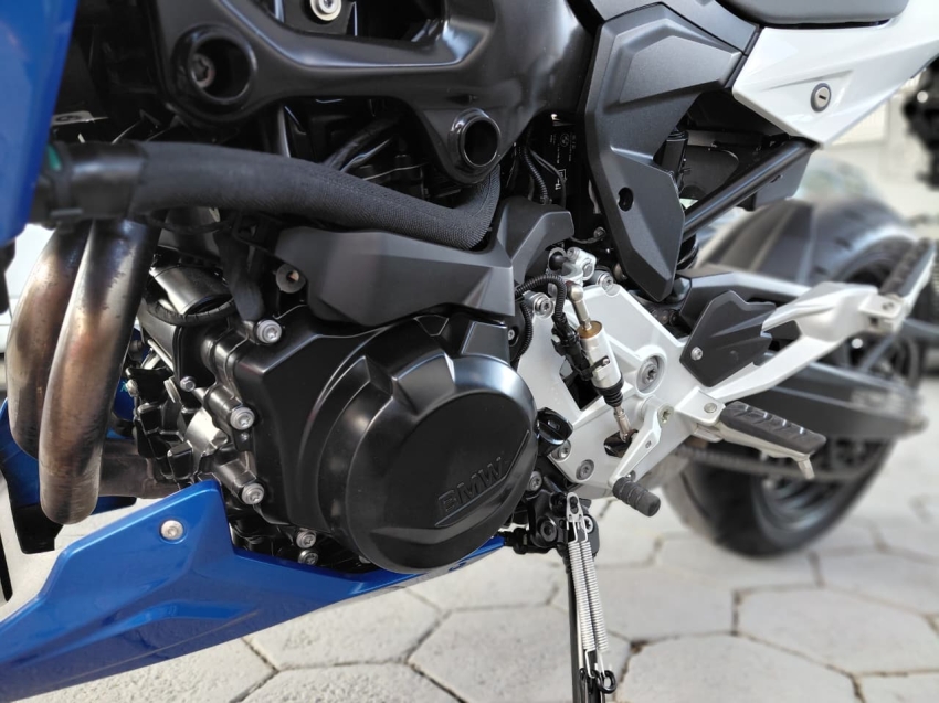 f900 r sport plus gasolina5