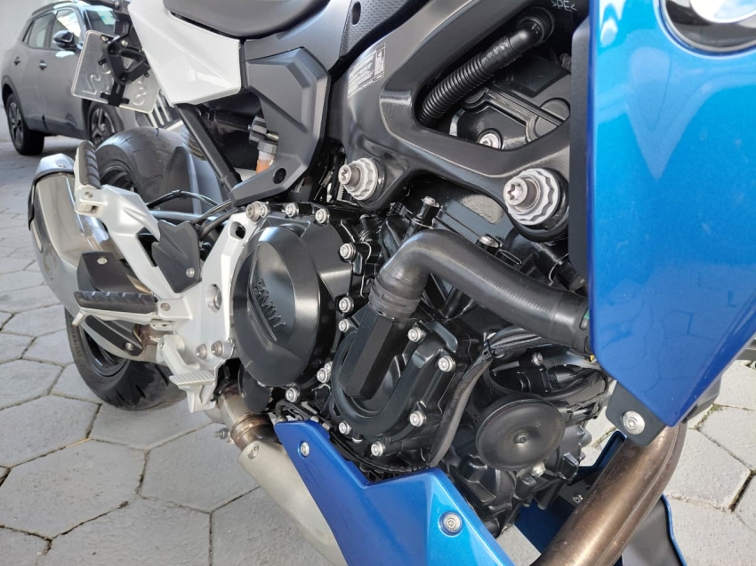 f900 r sport plus gasolina9