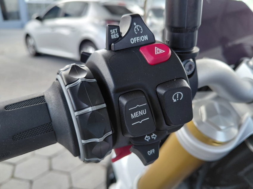 f900 r sport plus gasolina12