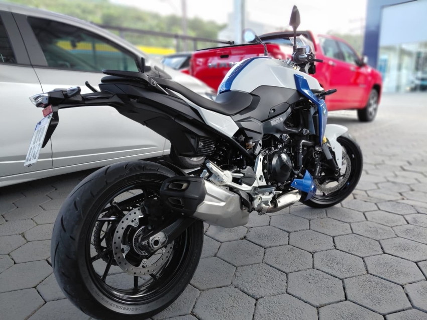 f900 r sport plus gasolina4