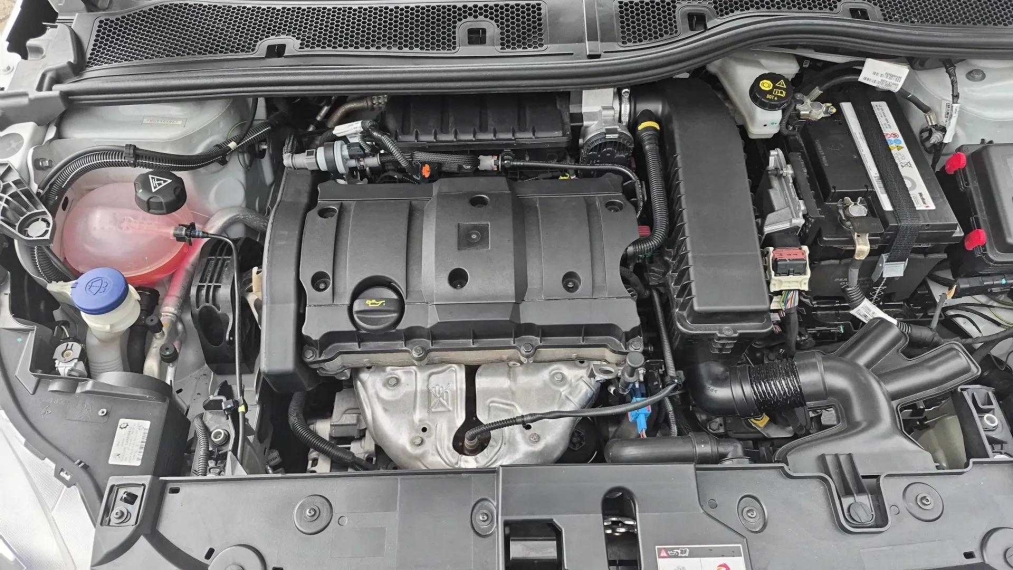 peugeot 208 1.6 16v flex active at6 4p automatico 202415