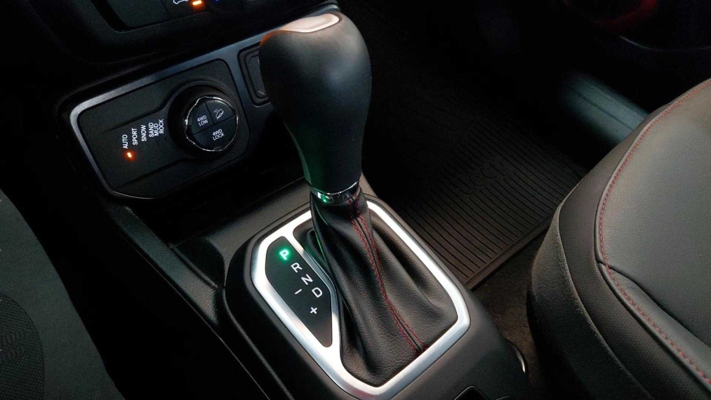 jeep renegade 1.3 t270 turbo flex trailhawk 4x4 at9 5p automatico 202512