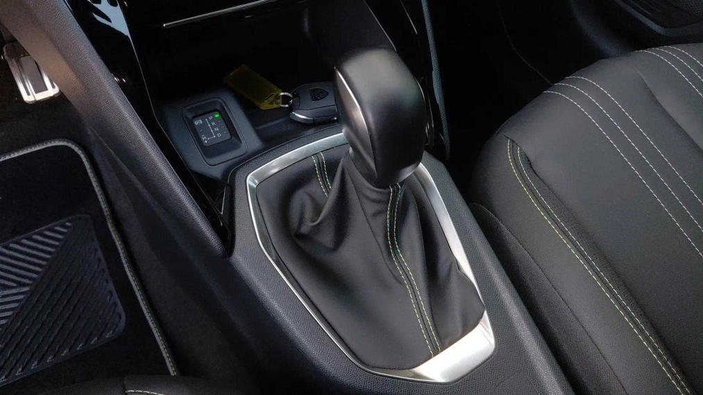 peugeot 208 gt hybrid t200 at 1.0 hibrido 5p automatico 202611