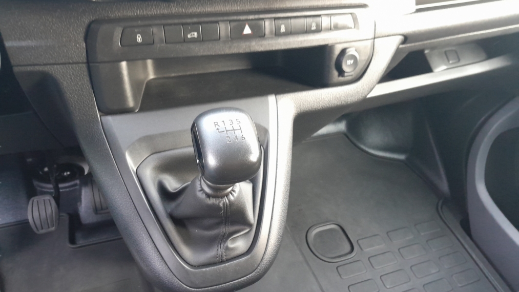 peugeot expert 1.5 bluehdi diesel cargo manual 1.4 2p 202411
