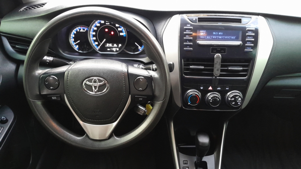 toyota yaris 1.5 16v flex sedan xl multidrive 4p automatico 202010