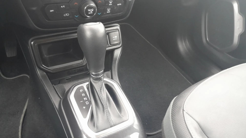 jeep renegade 1.3 t270 turbo flex longitude at6 1.0 4p automatico 202510