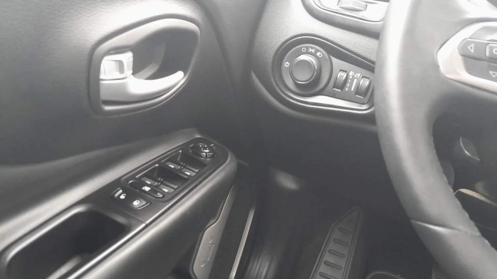 jeep renegade 1.3 t270 turbo flex longitude at6 1.0 4p automatico 202511