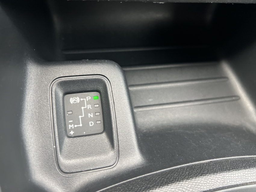 peugeot 208 1.6 16v flex active at6 4p automatico 202313