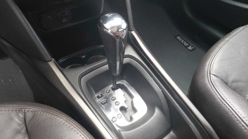 peugeot 2008 1.6 16v flex griffe 4p automatico 5p 201611