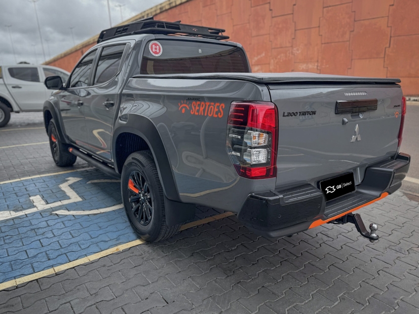 mitsubishi l200 triton savana sertoes  2.4 16v turbo diesel cd 4p 4x4 automatico.