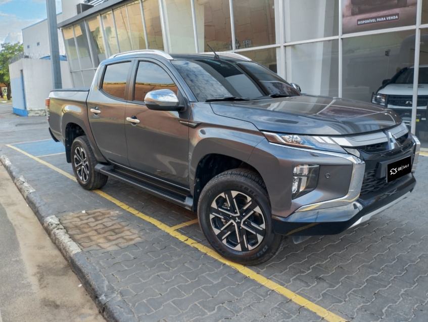 mitsubishi l200 triton 2.4 turbo diesel 4x4 at sport hpe-s 2.0 4p automatico 2025
