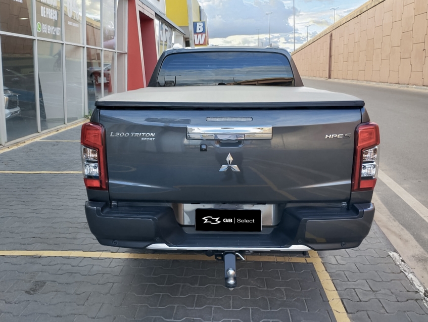 mitsubishi l200 triton 2.4 turbo diesel 4x4 at sport hpe-s 2.0 4p automatico 2025