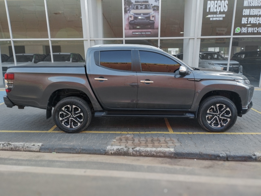 mitsubishi l200 triton 2.4 turbo diesel 4x4 at sport hpe-s 2.0 4p automatico 2025