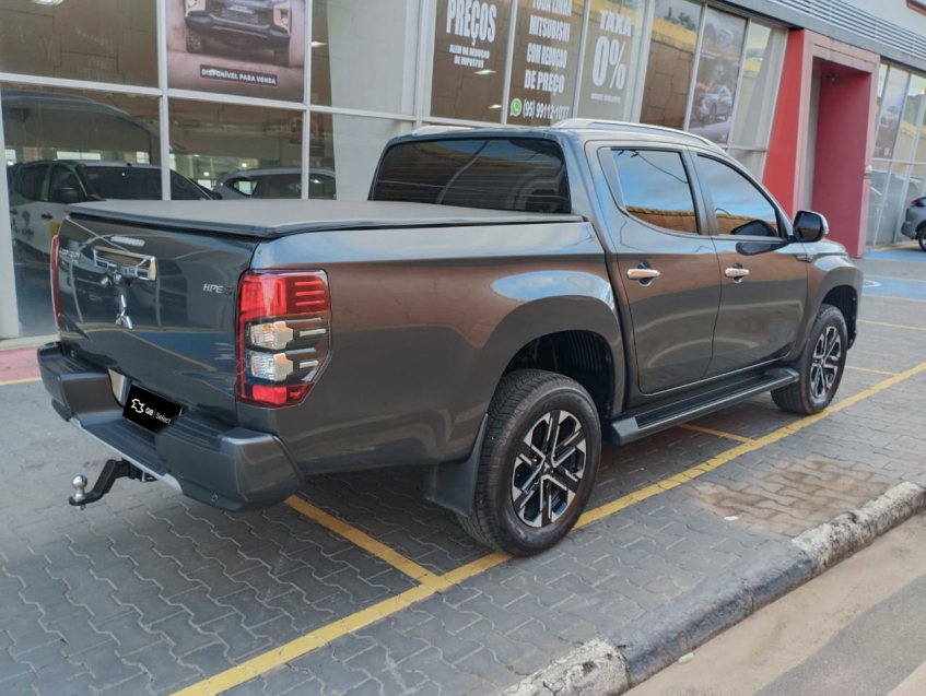 mitsubishi l200 triton 2.4 turbo diesel 4x4 at sport hpe-s 2.0 4p automatico 2025