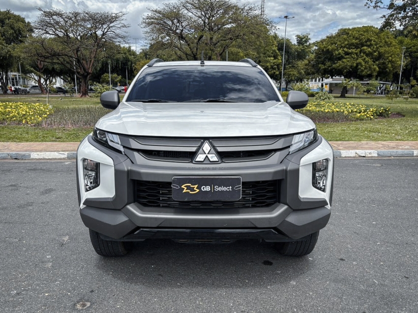 mitsubishi l200 triton 2.4 16v turbo diesel sport outdoor gls cd 4p 4x4 automatico 20257