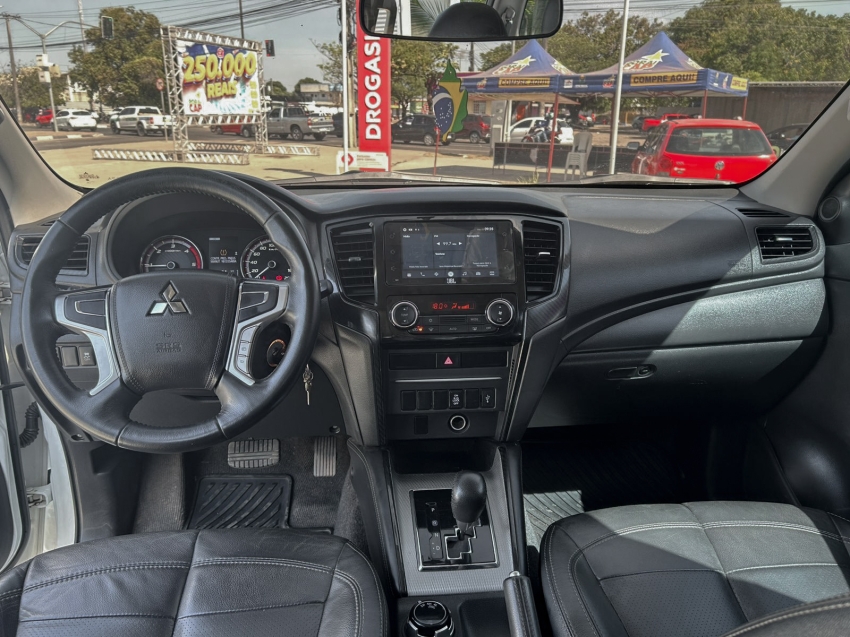 mitsubishi l200 triton 2.4 16v turbo diesel sport outdoor gls cd 4p 4x4 automatico 2.0 20257